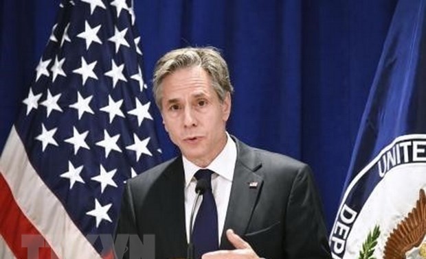 Estados Unidos busca aliviar tensiones diplomáticas con Francia