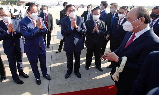El jefe de Estado llega a Phnom Penh para iniciar su visita de trabajo en Camboya