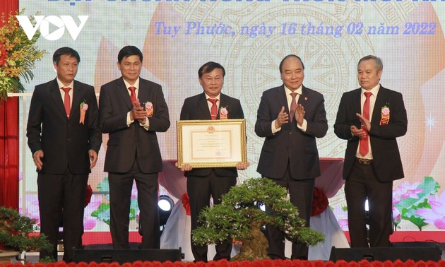 El jefe de Estado elogia la renovación rural en Binh Dinh