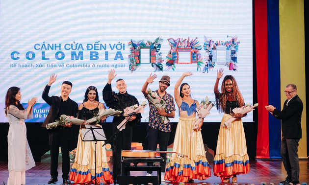 Noche musical de Elkin Robinson para celebrar 212 años del Día de la Independencia de Colombia