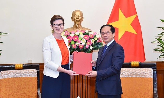 Vietnam y OMS fortalecerán cooperación en salud
