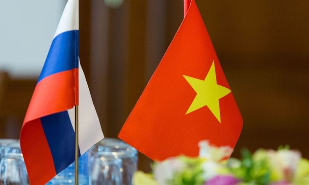 Máximo líder político de Vietnam felicita 30 aniversario del Partido Comunista de la Federación Rusa