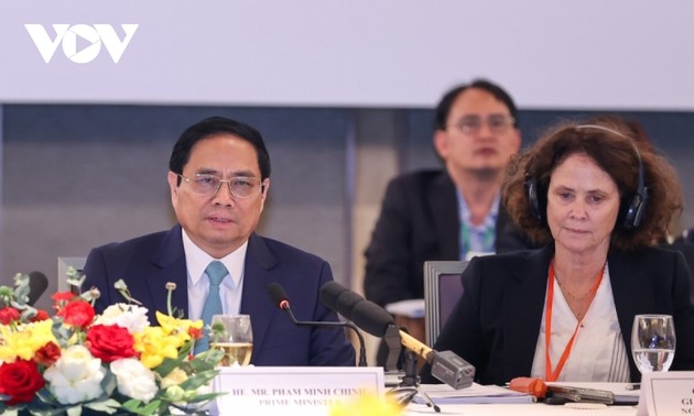 Primer Ministro Pham Minh Chinh: Crear todas las condiciones favorables para el desarrollo de las empresas