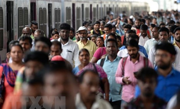 India supera a China como país más poblado del mundo