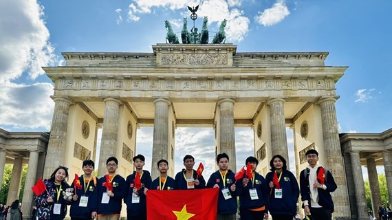 Estudiantes de Hanói ganan 5 medallas de oro en Olimpiada Internacional de Matemáticas