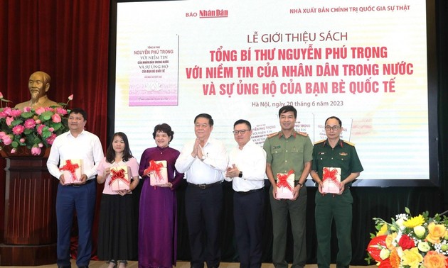 Lanzamiento del libro sobre el Secretario General del Partido Comunista de Vietnam, Nguyen Phu Trong
