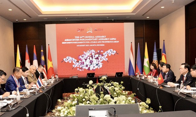 Vietnam y Tailandia fortalecen la cooperación parlamentaria