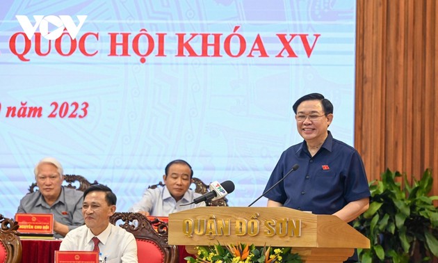 Presidente del Parlamento se reúne con votantes de Hai Phong