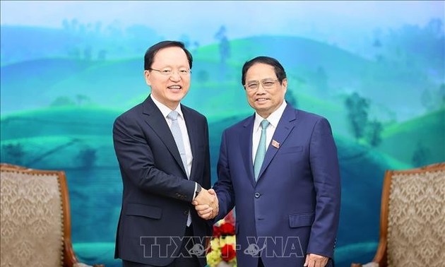 Impulso a la cooperación con grupo surcoreano Samsung