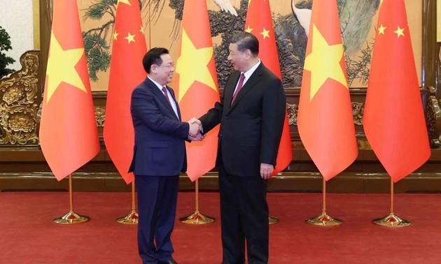 Titular del Parlamento vietnamita se reúne con líder chino, Xi Jinping