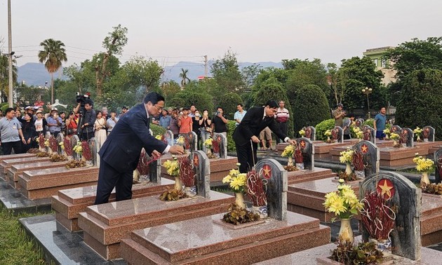 Primer Ministro de Vietnam agradece los sacrificios de los mártires de Dien Bien por la independencia nacional