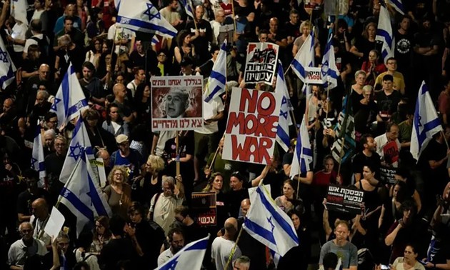Decenas de miles de manifestantes en Tel Aviv protestan contra el gobierno israelí