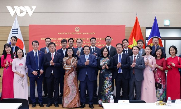 Primer Ministro reafirma papel de comunidad vietnamita en el extranjero