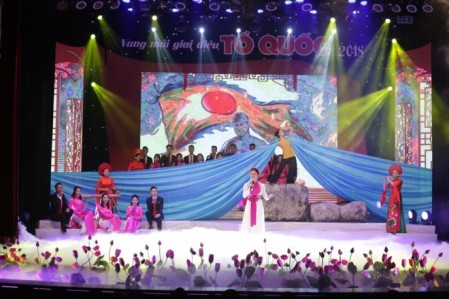Celebran en Hanói la gala “Melodías de la Patria” en honor al Partido Comunista de Vietnam y al país