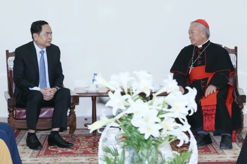 Comprometidos cristianos y protestantes vietnamitas con desarrollo nacional