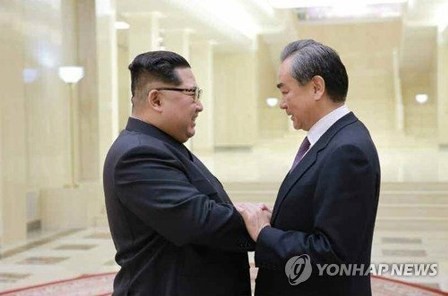 Kim Jong-un se reúne con canciller chino tras conversaciones intercoreanas