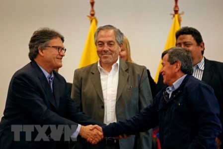 Gobierno colombiano y ELN reanuda conversaciones de paz en Cuba