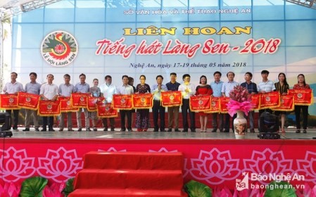 Más actividades en conmemoración del 128 aniversario del natalicio del presidente Ho Chi Minh 