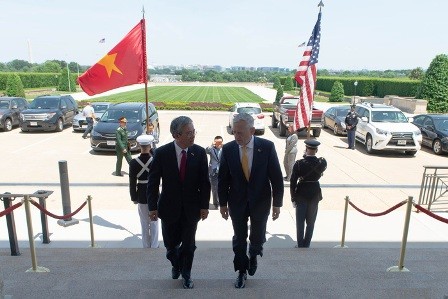 Vietnam y Estados Unidos fortalecen la cooperación en defensa y seguridad nacional