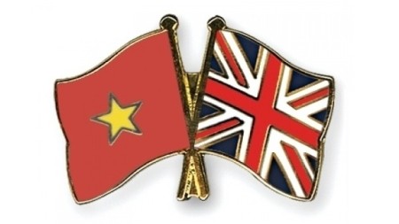 Líderes vietnamitas transmiten felicitaciones a dirigentes británicos por aniversario de relaciones diplomáticas