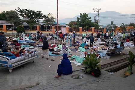Indonesia aumenta trabajo de rescate y seguridad en localidad azotada por el terremoto y tsunami