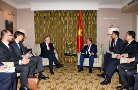 Premier vietnamita sostiene reuniones con altos funcionaros de la Unión Europea
