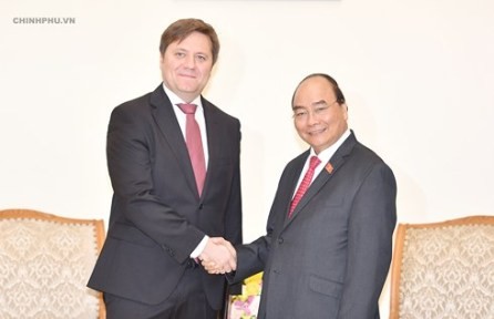 Primer ministro de Vietnam recibe a embajador polaco 