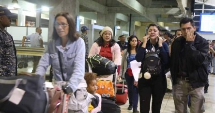 Migrantes venezolanos regresan al país en marco del Plan Vuelta a la Patria
