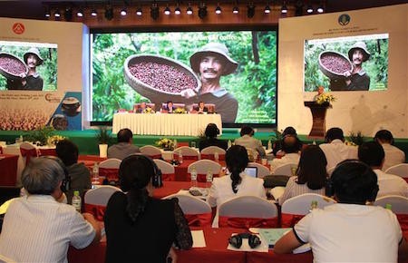 Conferencia sobre el desarrollo de la industria de café de Vietnam