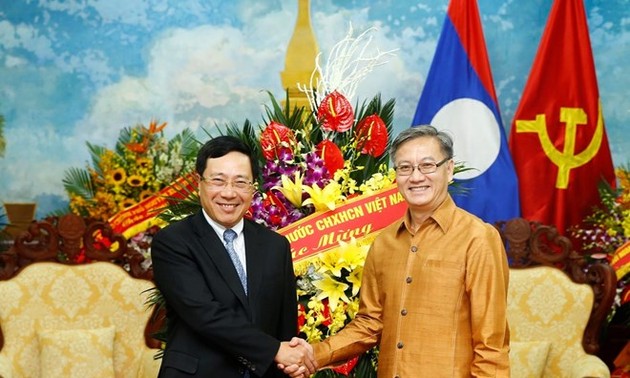Vicepremier vietnamita felicita a Laos por festival Bunpimay