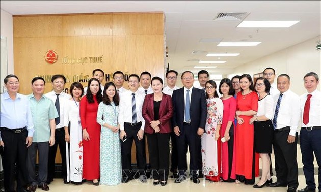 La administración tributaria debe facilitar la vida de los contribuyentes, subraya presidenta del Parlamento de Vietnam