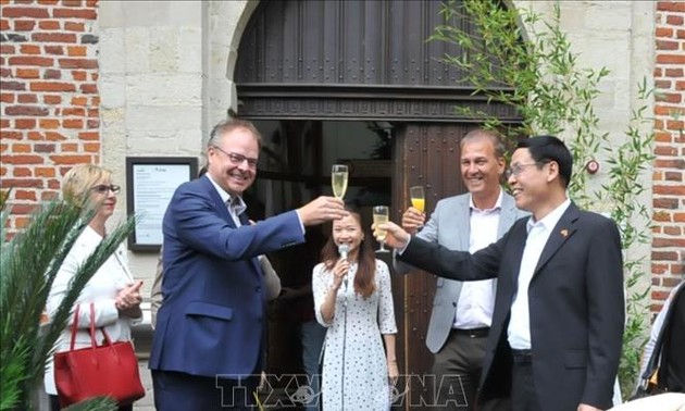 Celebran en Bélgica evento “Día de Vietnam”