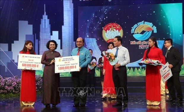 Concierto benéfico recauda más de 1,9 millones de dólares para los pobres en Ciudad Ho Chi Minh
