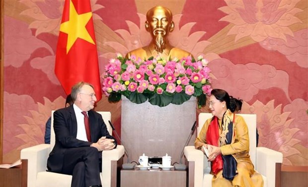 Funcionarios del Parlamento Europeo elogian la preparación de Vietnam para acuerdos importantes
