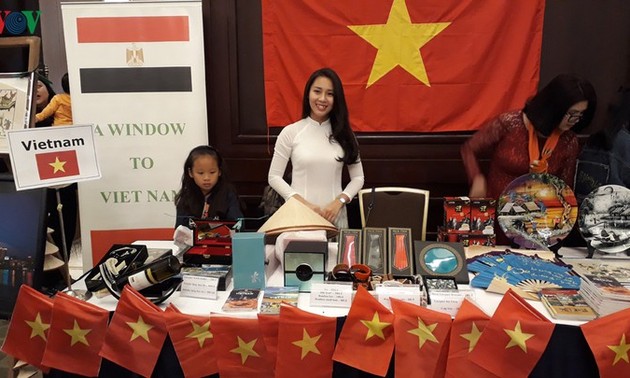 Promueven imagen de Vietnam en feria de caridad en Egipto