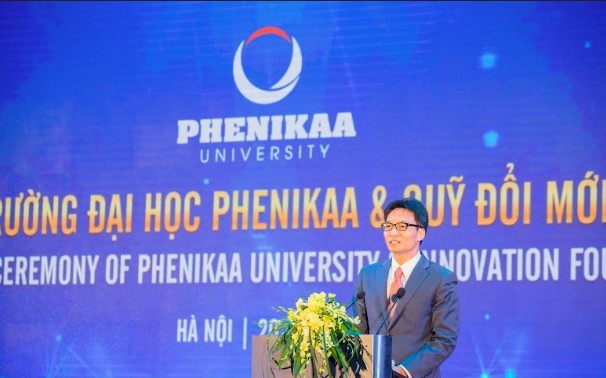Viceprimer ministro de Vietnam urge a invertir en capacitación de recursos humanos 
