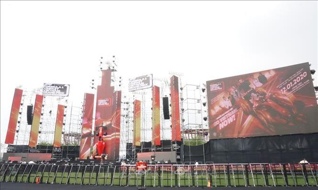Celebran en Ciudad Ho Chi Minh evento artístico en saludo a Fórmula 1 Vietnam Grand Prix.