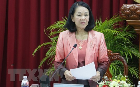 Alta funcionaria de Vietnam recibe a delegación de la Diócesis de Hung Hoa