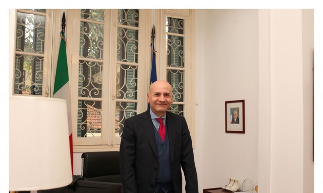 Embajador italiano aprecia ayuda vietnamita en combate contra coronavirus
