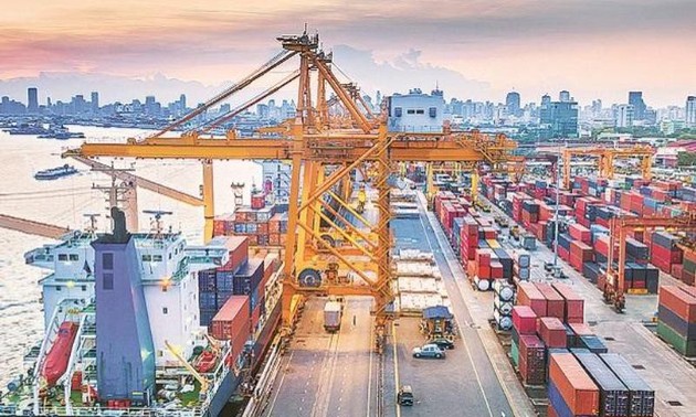 Superávit comercial de Vietnam alcanza 3,8 mil millones de dólares en el primer trimestre de 2020