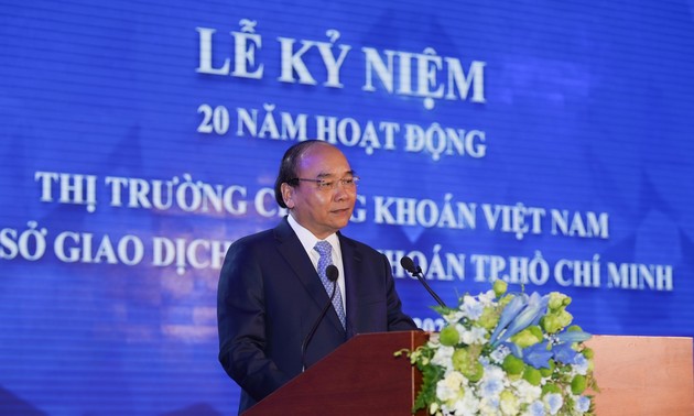 Vietnam celebra XX aniversario del mercado de valores nacional