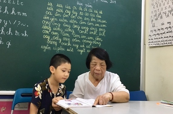 La clase especial de una anciana maestra en Hanói