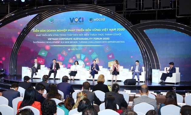 Efectúan en Hanói un foro empresarial sobre el desarrollo sostenible