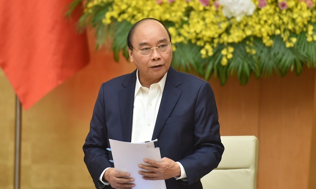Primer ministro de Vietnam preside reunión ordinaria del Gobierno de diciembre