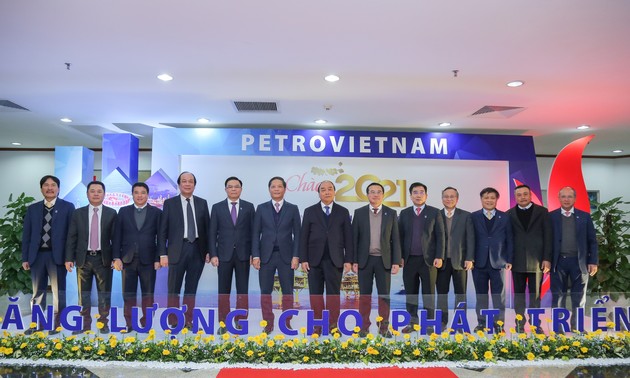 Primer ministro de Vietnam pide promover el papel de Petrovietnam