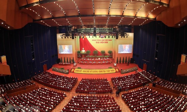 Prensa laosiana afirma que el XIII Congreso marca un fuerte desarrollo del Partido Comunista de Vietnam 