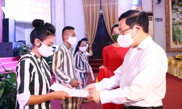 Viceprimer ministro de Vietnam asiste a ceremonia de amnistía