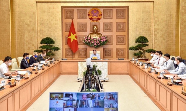 Primer ministro de Vietnam reunido con empresarios e inversionistas estadounidenses