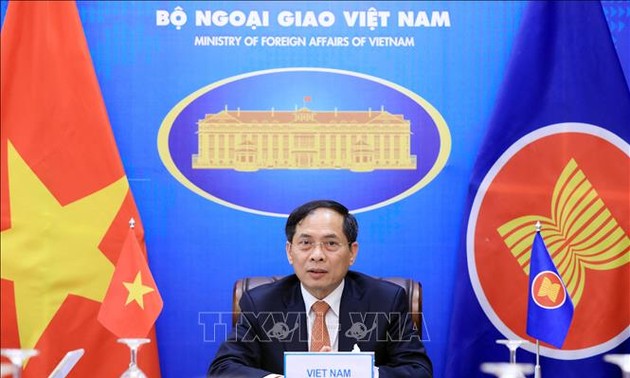 Vietnam participa en reuniones preparatorias de las cumbres de la Asean