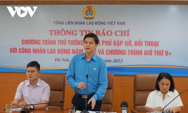 Diálogo entre el primer ministro y trabajadores vietnamitas